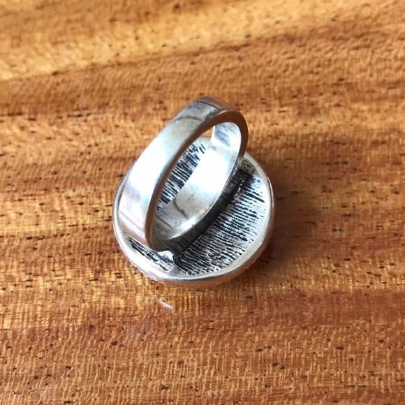 Ring - Picture 3 of 5